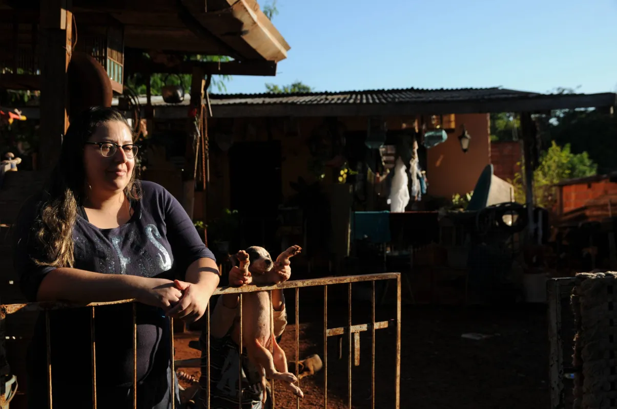 Ana Cristina Teixeira trabalha para quatro famílias, mas nas últimas semanas só pôde fazer uma faxina