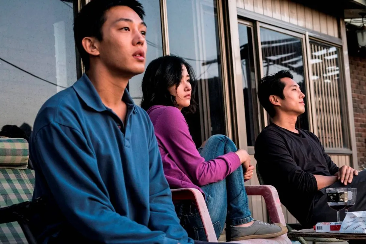 Em Chamas, de Lee Chang-dong (2018): baseado em conto de Haruki Murakami, é um monumental afresco social temperado por reflexão sobre a natureza humana  