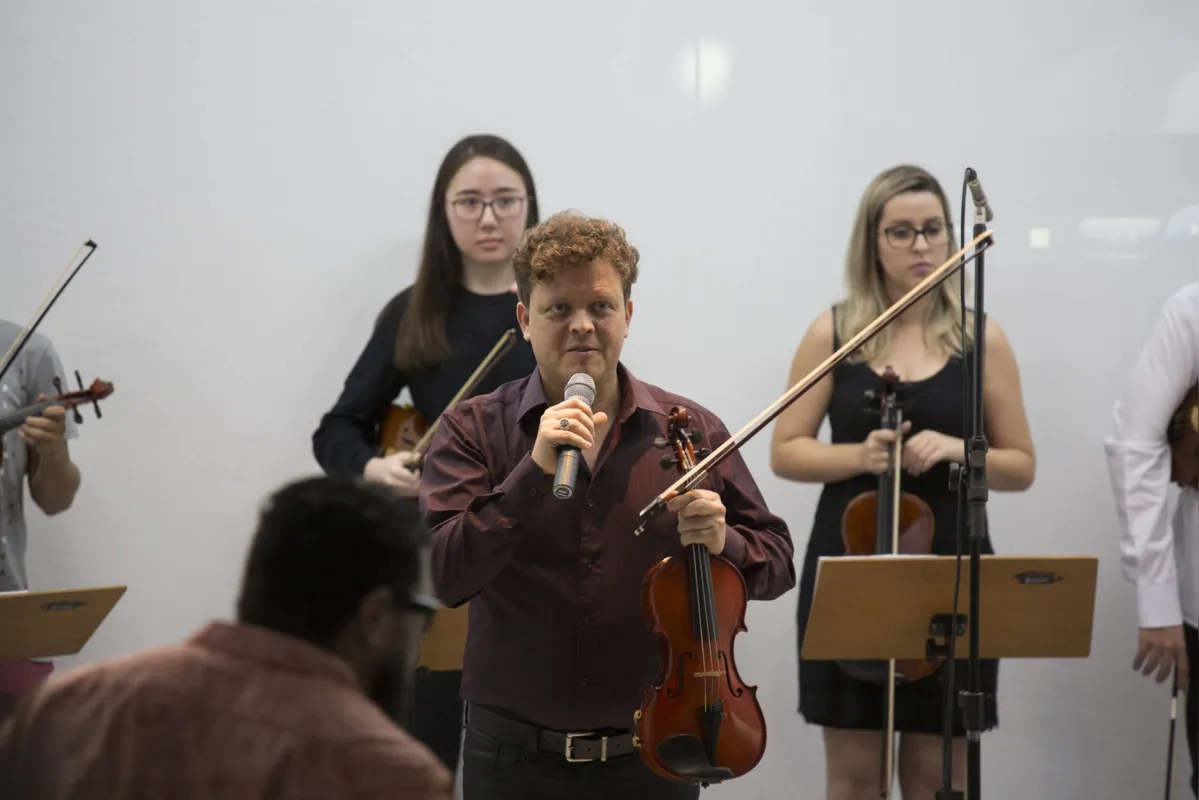 Segundo Roney Marczak, diretor do projeto, “serão avaliados o talento dos interessados, a formação musical e a situação socioeconômica dos alunos"