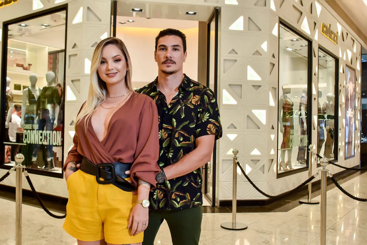 A criadora de conteúdo e diretora da Mariée, Thaisa Dalmut, e o marido, Henrique Sartori 