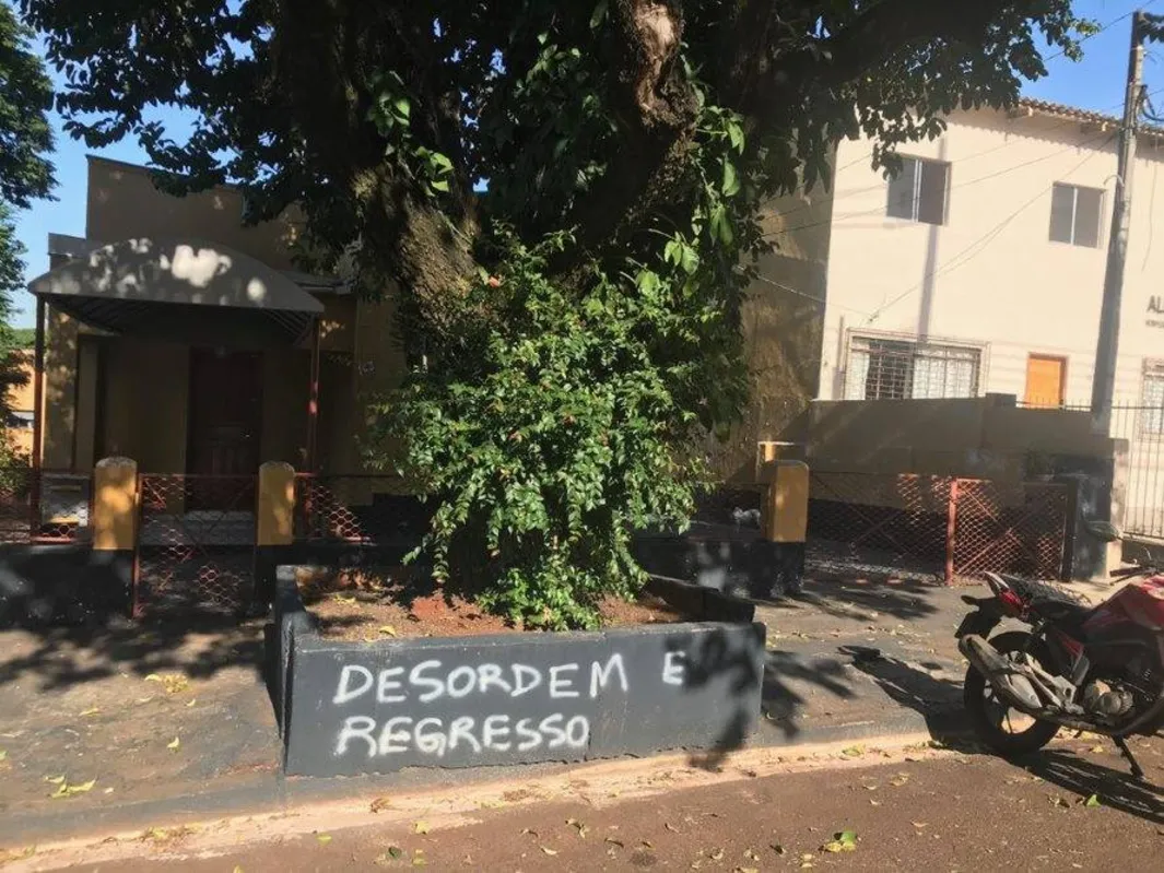 Imagem ilustrativa da imagem Outro sentido