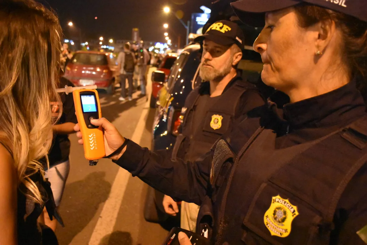 Imagem ilustrativa da imagem PRF flagra mais de 80 motoristas bêbados no Paraná