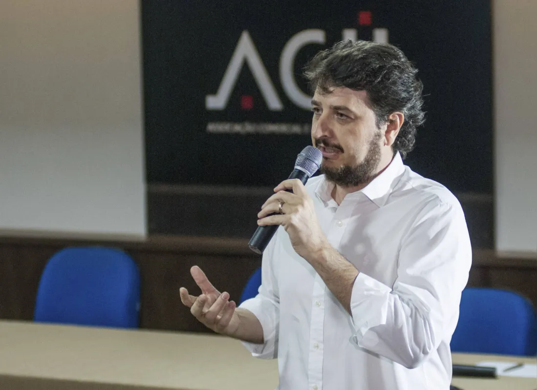 Imagem ilustrativa da imagem Pesquisa da Acil mostra dificuldades trazidas pelo Covid-19