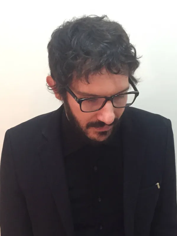 Márcio Aquiles criou um projeto no Instagram com poesias visuais