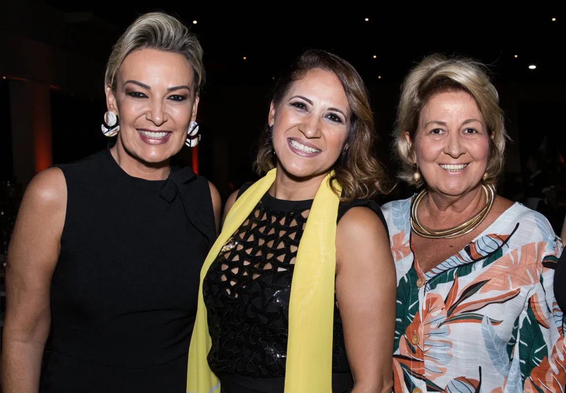  Cloara Pinheiro, Terezinha Esquiante e Nadia Moura