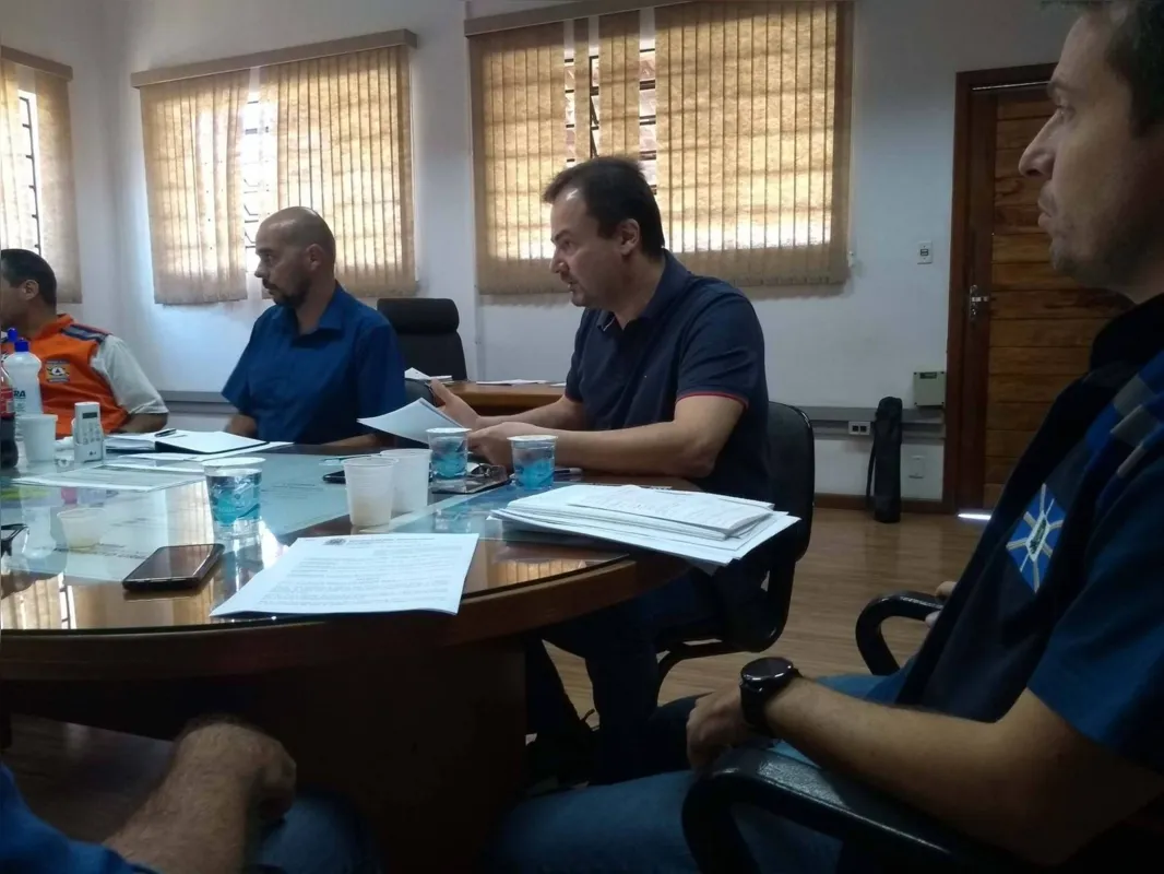 Prefeito de Rolândia, Luiz Francisconi Neto, havia decretado fechamento do comércio até domingo (12), mas voltou a discutir a questão após ouvir comerciantes