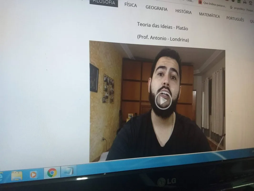 A aula de Filosofia foi a primeira a ser inserida no site