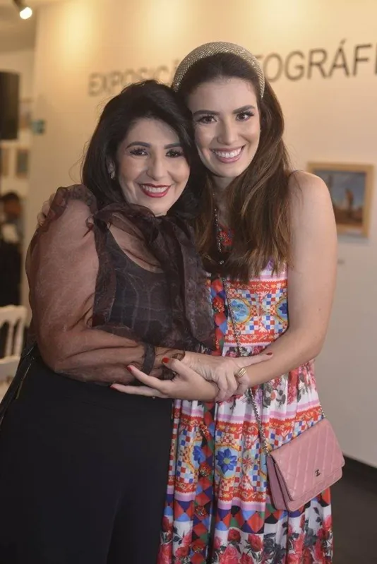 A coordenadora geral do Hightea Marinez Ferreira e a filha Nábila Dourado