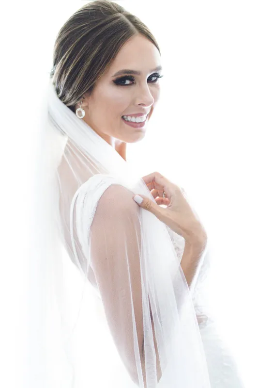 Toda a beleza e elegância de Jamila Mesquita