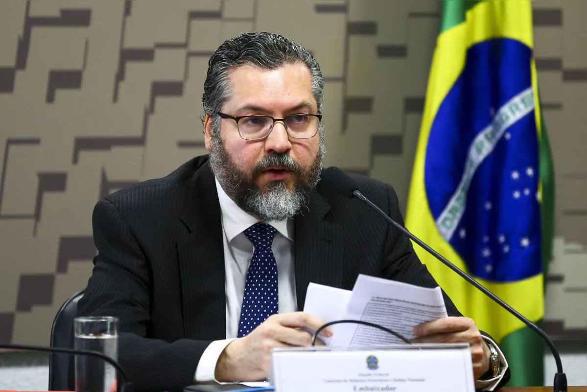 "Estamos trabalhando com o governo do presidente Trump, com quem temos aberto tantas novas oportunidades", afirma o chanceler brasileiro  Ernesto Araújo