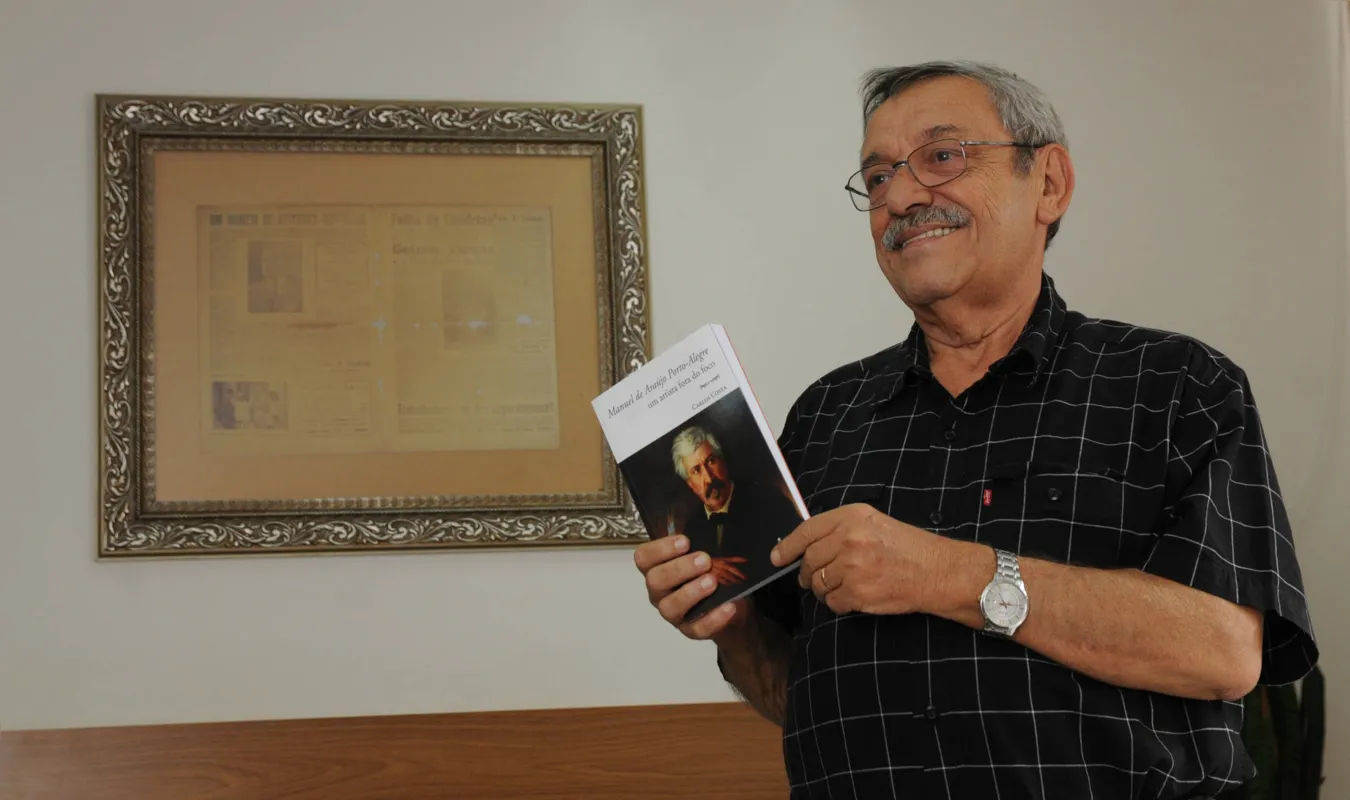 Carlos Costa escreveu a biografia de Manuel de Araújo mostrando a construção de sua identidade