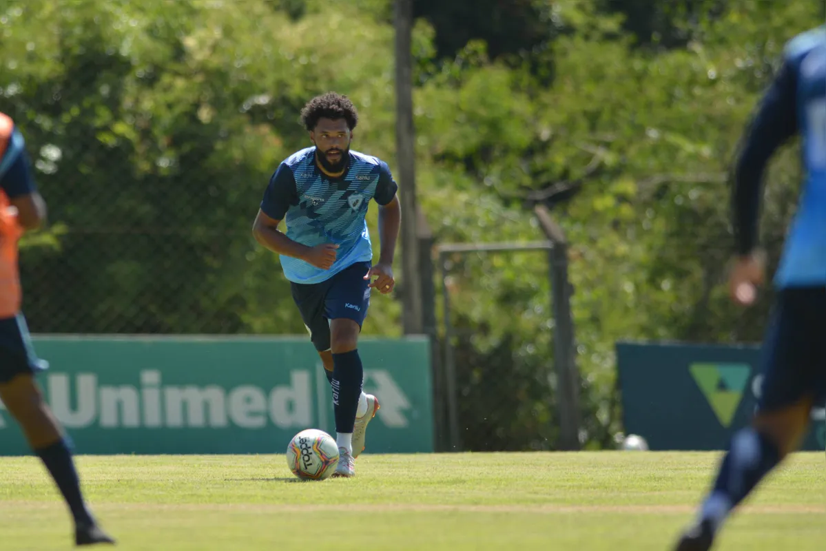 Substituto do suspenso Augusto, Lucas Costa deve ser a única novidade no Londrina