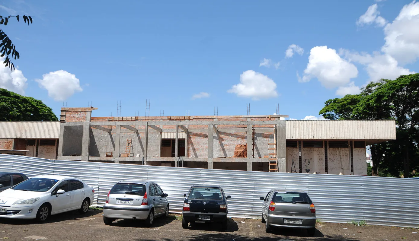 Imagem ilustrativa da imagem Rompimento de contrato de obras atrasadas deve ser finalizado