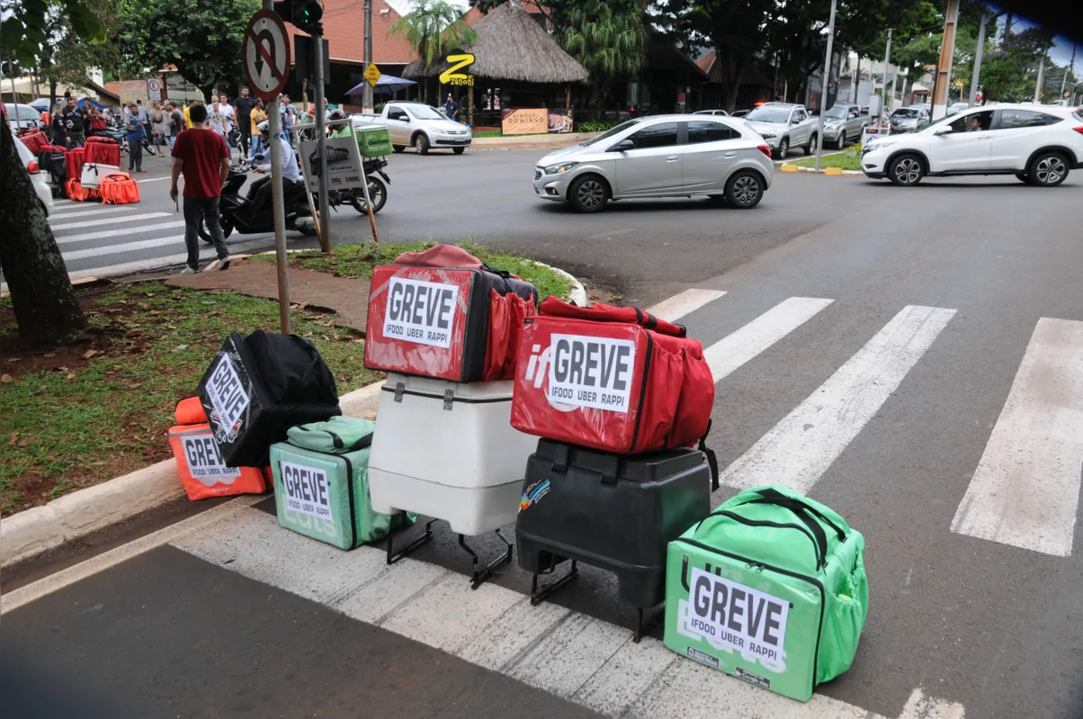 Imagem ilustrativa da imagem Sem regulamentação, motoristas de aplicativos ficam à margem