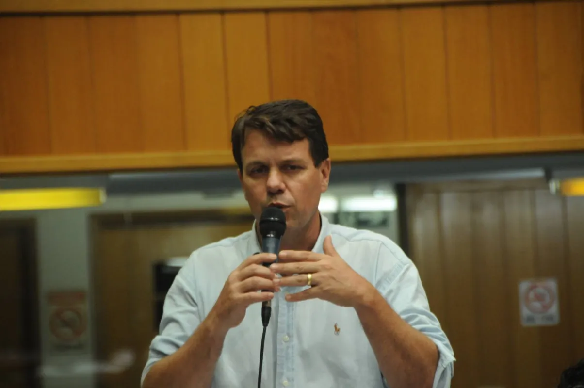 Imagem ilustrativa da imagem Tio Douglas reclama da demora da Câmara para liberar vaga