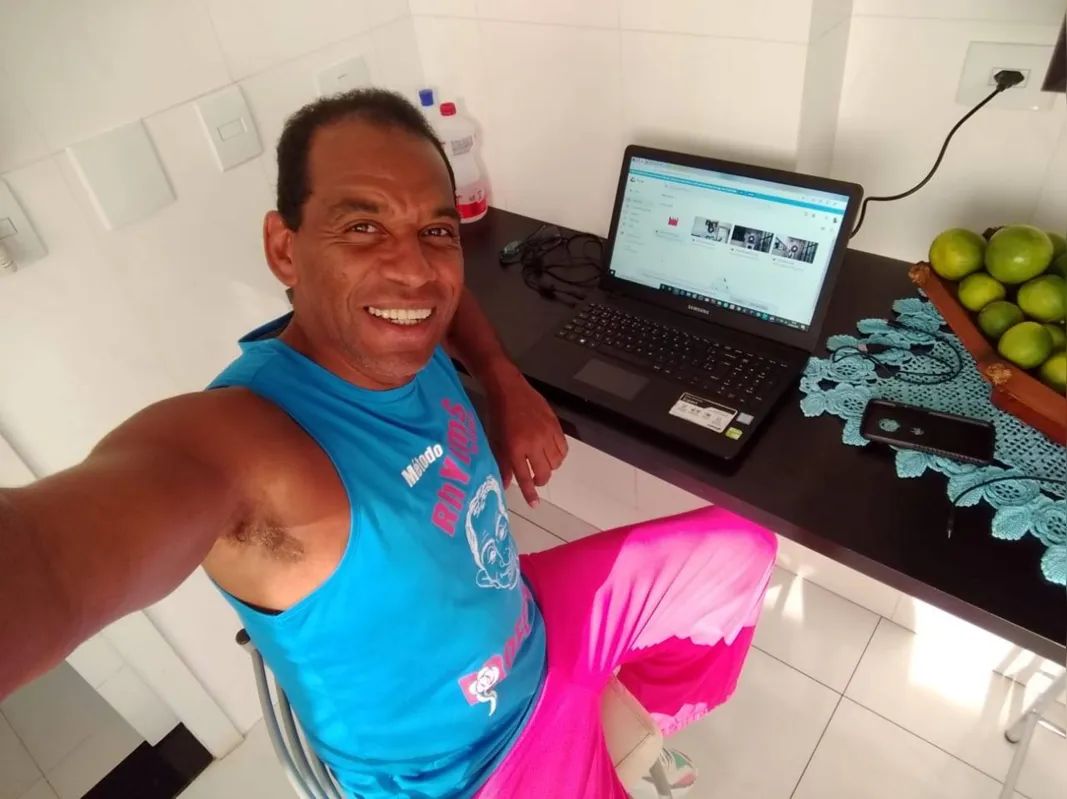 Vídeos de professor convida para a atividade física