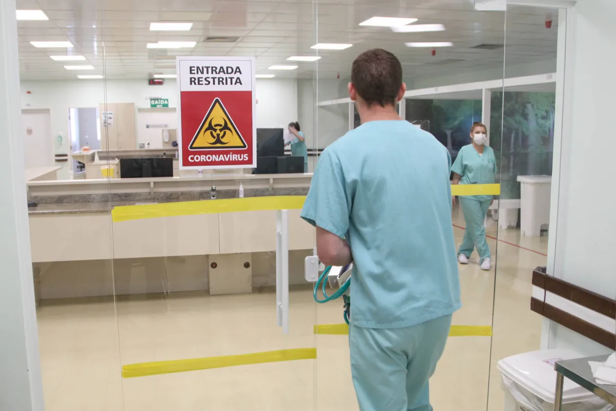 Imagem ilustrativa da imagem Um a cada quatro pacientes com Covid-19 no Paraná já se recuperou