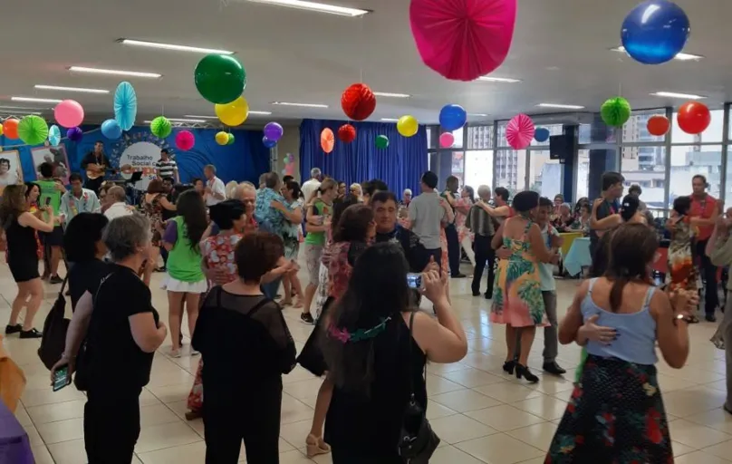 Baile de Idosos no Sesc Londrina Centro: eles também terão carnaval só para eles 