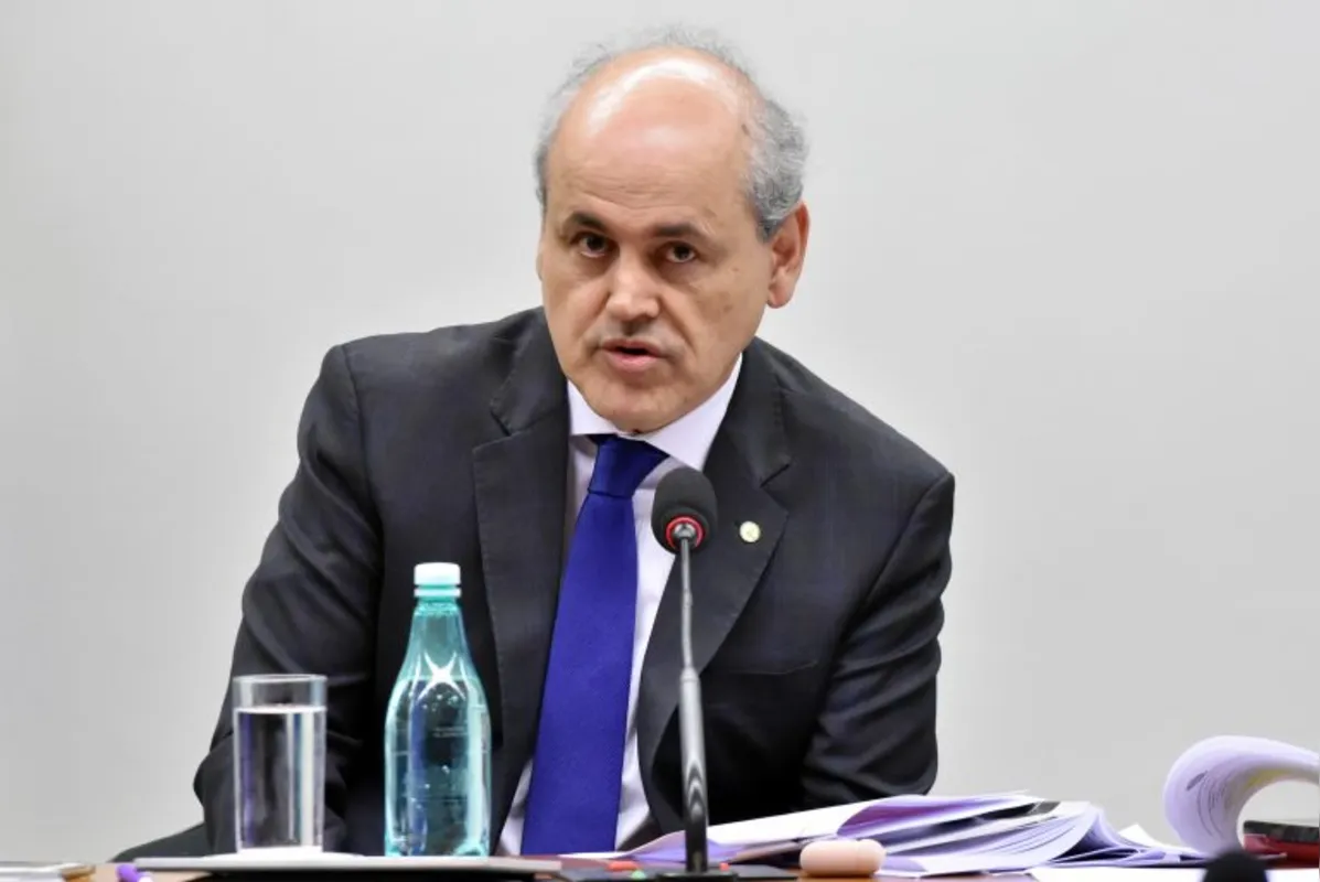 Imagem ilustrativa da imagem A resistência da Câmara dos Deputados em aprovar o adiamento das eleições