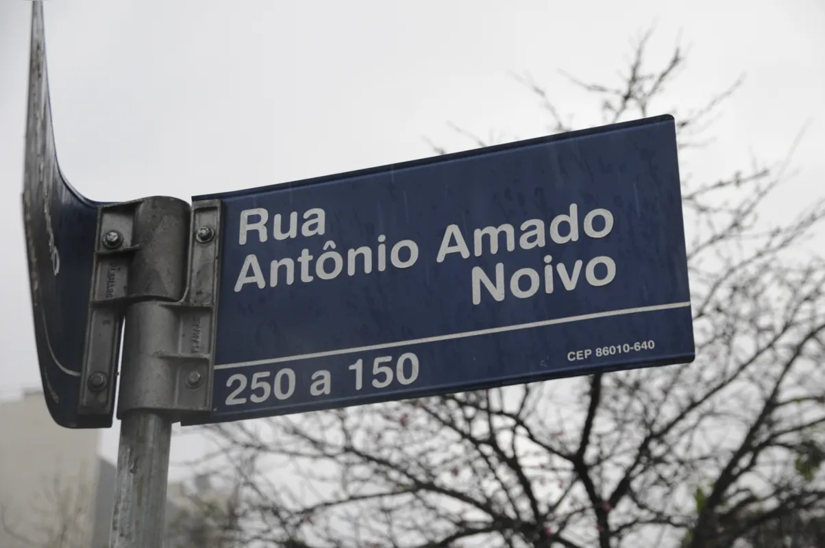Placa  da rua que leva o nome do pioneiro em Londrina