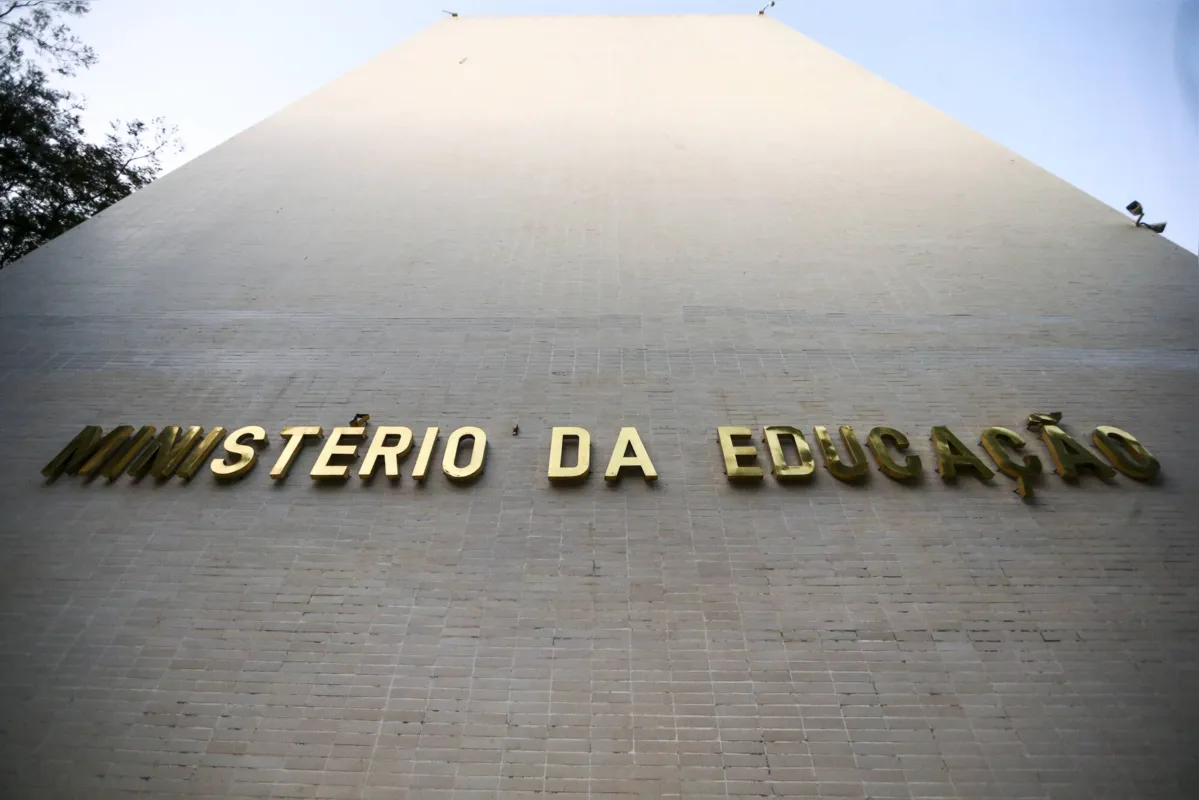 Imagem ilustrativa da imagem Bolsonaro nomeia pastor Milton Ribeiro, ligado ao Mackenzie, para comandar o MEC