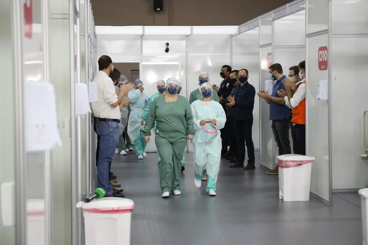 A unidade foi colocada em funcionamento no momento que o Paraná se aproxima de 15 mil confirmações e registra 460 mortes pela Covid-19