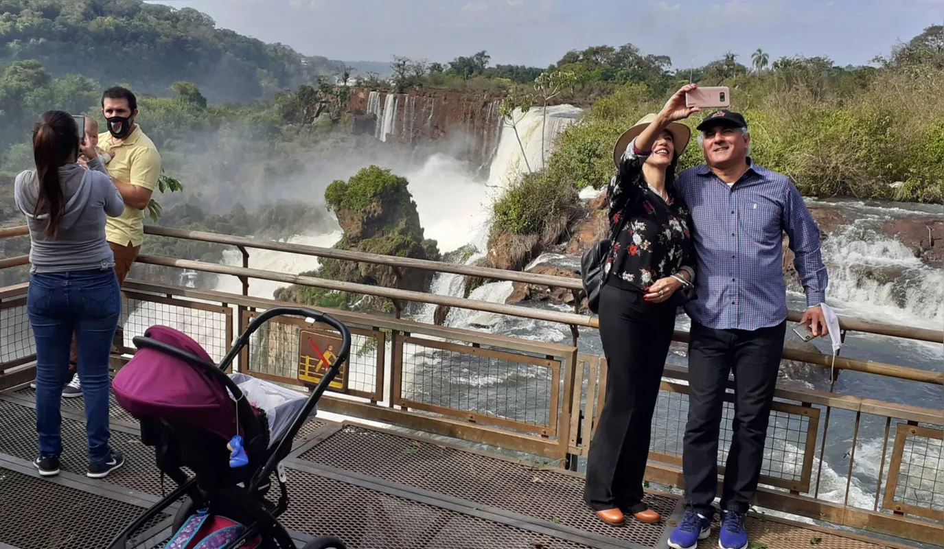 Imagem ilustrativa da imagem Cataratas do Iguaçu, na Argentina, são reabertas após 100 dias