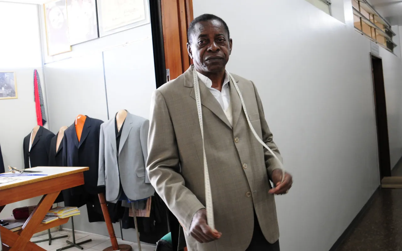 Imagem ilustrativa da imagem Com 70 anos de dedicação à alfaiataria, morre Antônio Ezídio da Silva