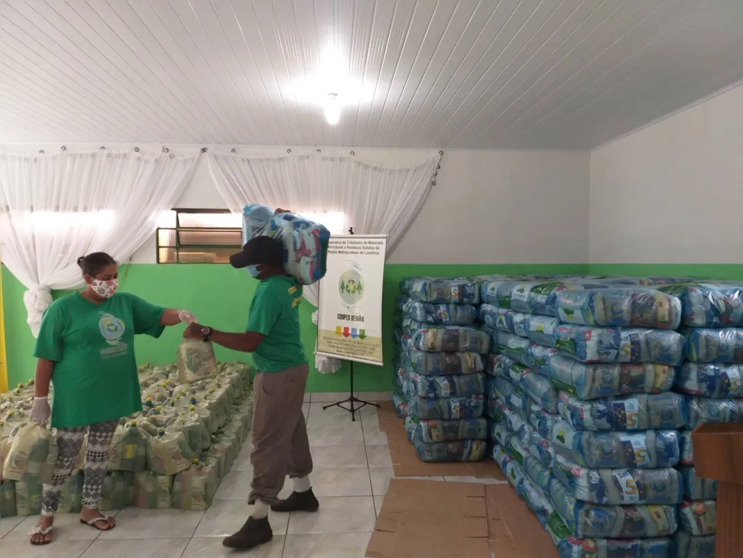 Na sexta-feira, 134 coletores da Cooper Região receberam as doações do Banco do Brasil