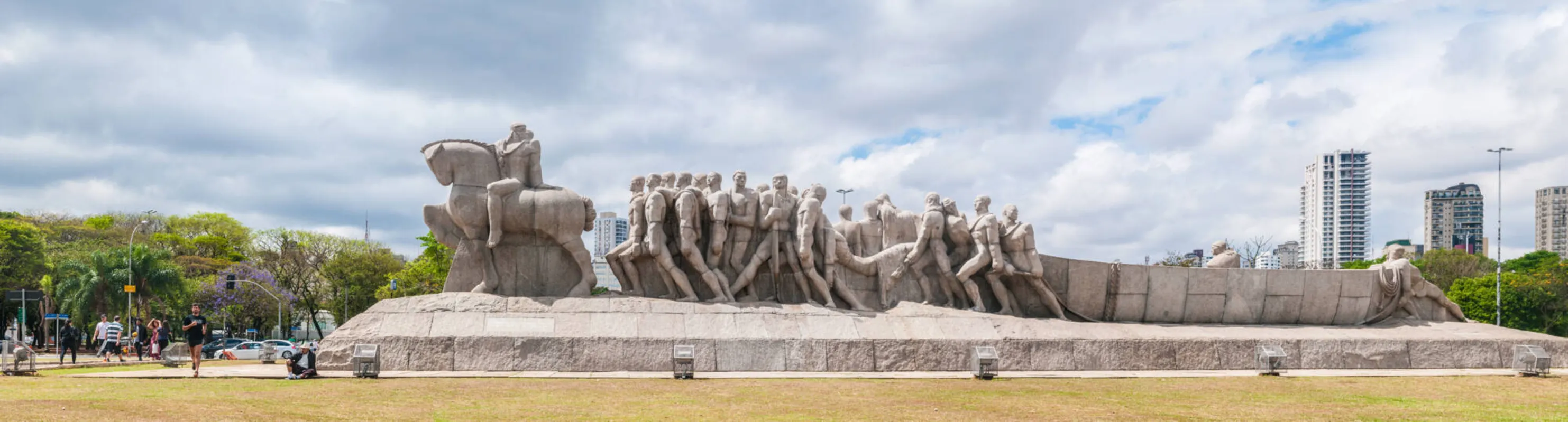 Imagem ilustrativa da imagem Derrubada de estátuas abre discussão sobre homenageados com passado duvidoso