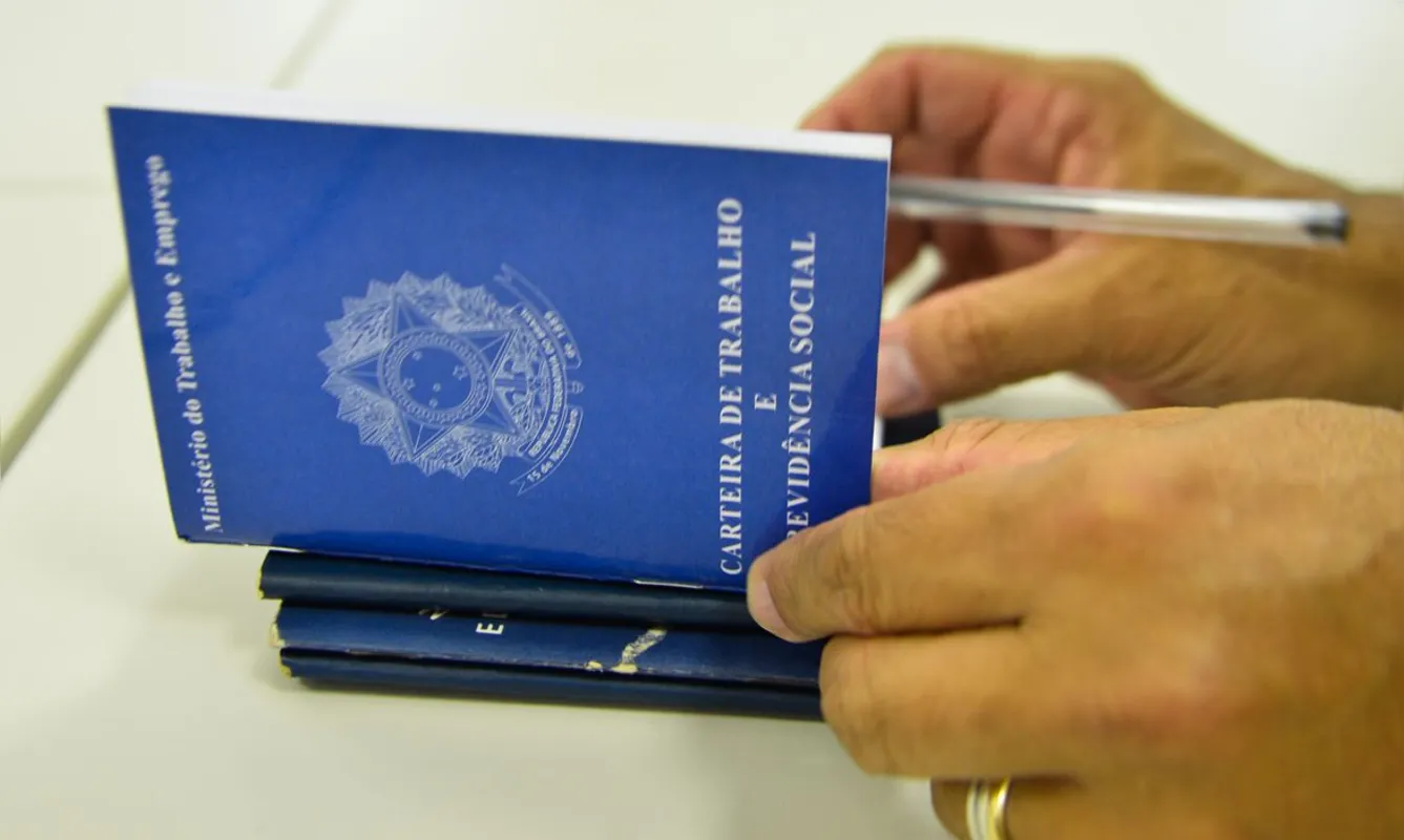 Imagem ilustrativa da imagem Desemprego acelera e atinge maior taxa em oito semanas
