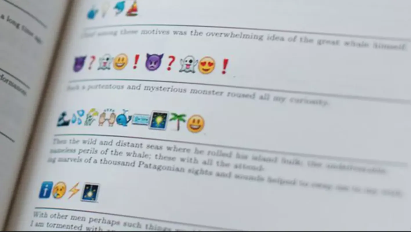 O livro Emoji Dick foi uma tradução da obra Moby Dick para a linguagem dos emojis.