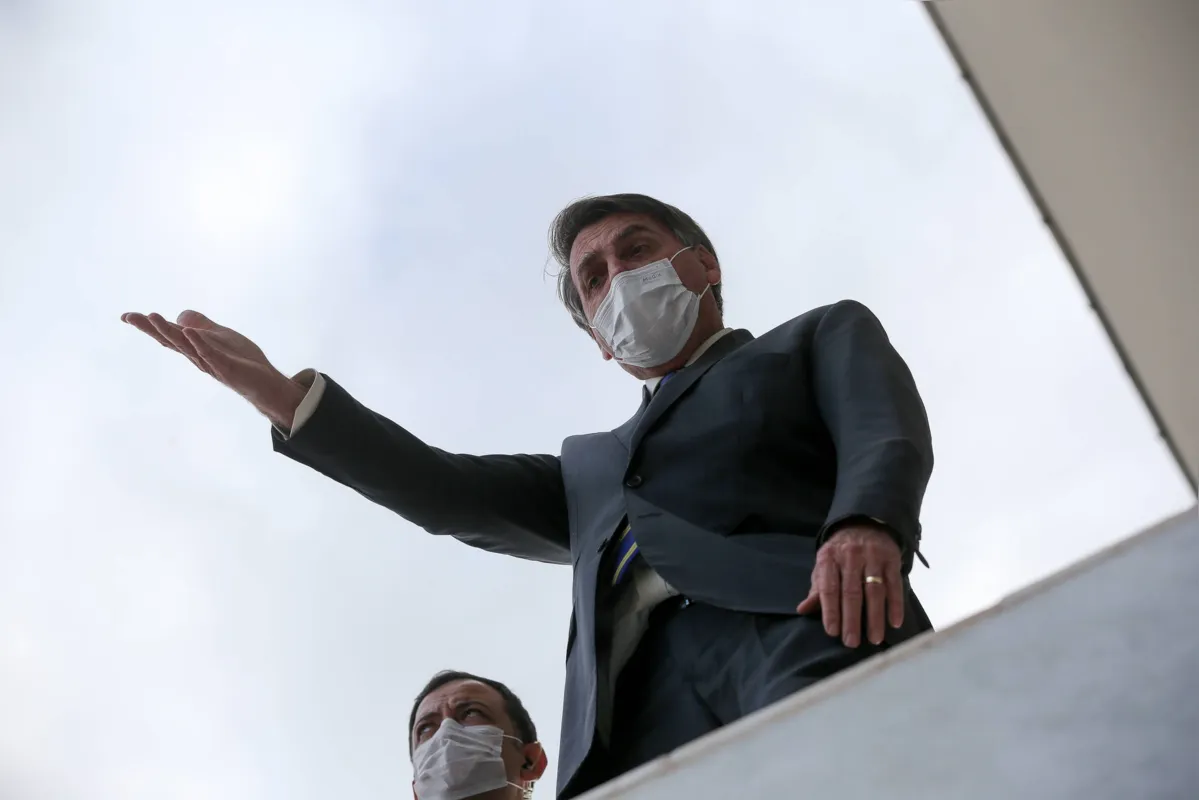 Imagem ilustrativa da imagem Em reunião ministerial, Bolsonaro vinculou mudança na PF do Rio a proteção de família
