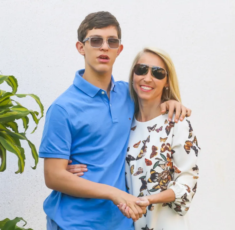 "O sofrimento que a doença causa é muito grande, mas foi gratificante sair dela, e ver o quanto a ligação mãe e filho é forte”, comenta Sabrina Muggiati