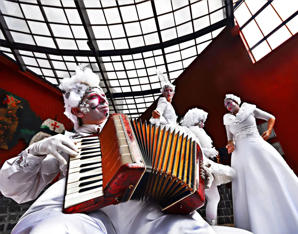 In concert compõe a exposição “VIVA A VIDA!”