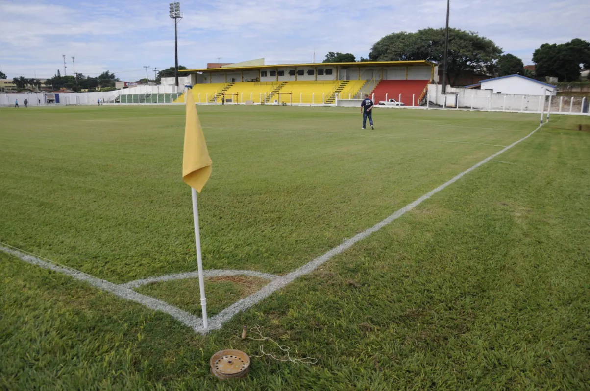 Imagem ilustrativa da imagem FPF confirma volta do Paranaense e LEC joga em Cornélio Procópio