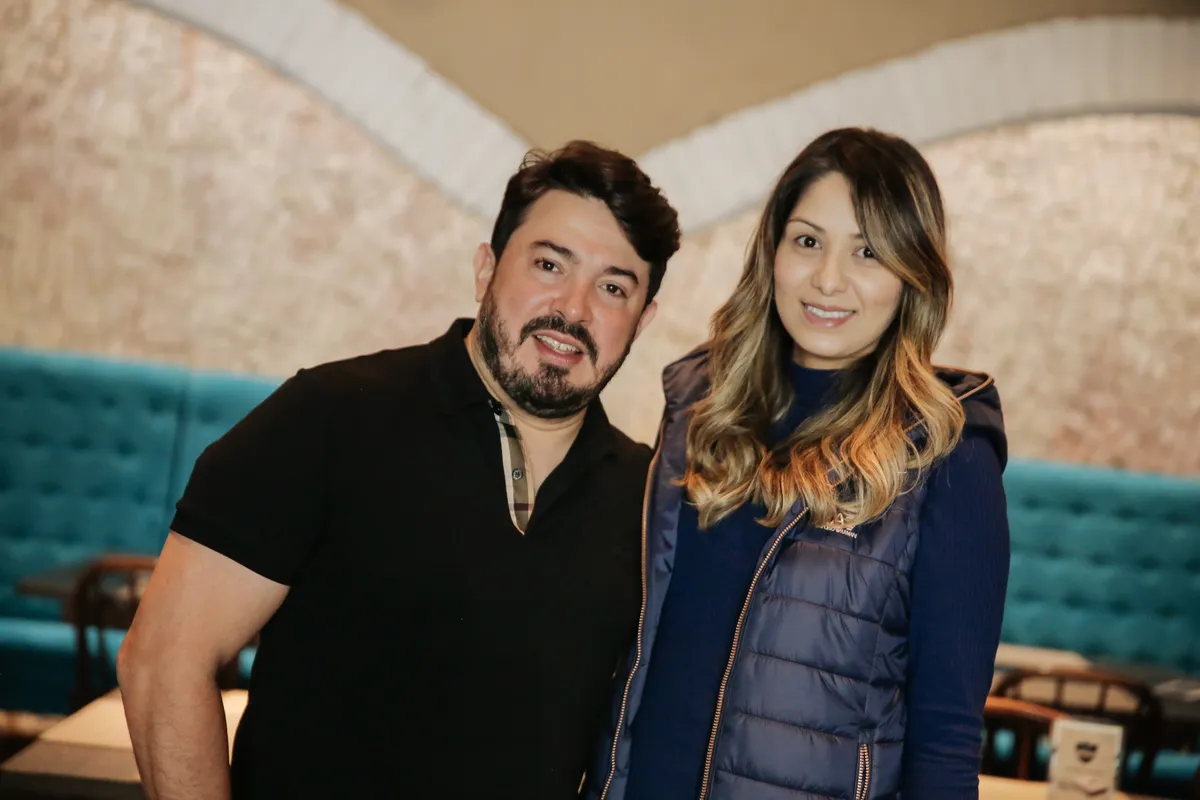 Emerson Nunes e Natalia Kondo