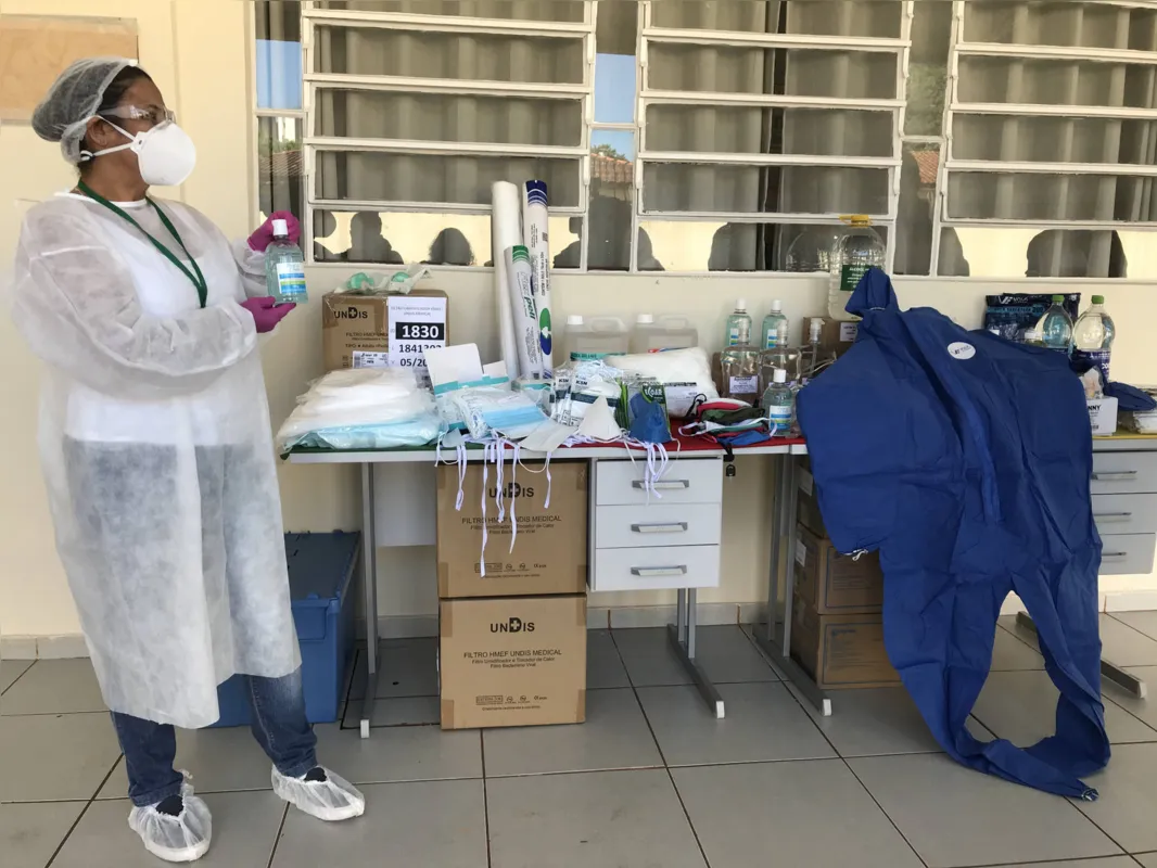 Foram investidos R$ 4,7 milhões em equipamentos que vão desde máscaras, álcool em gel, aventais a circuitos respiradores e locações de monitores multiparamétricos 