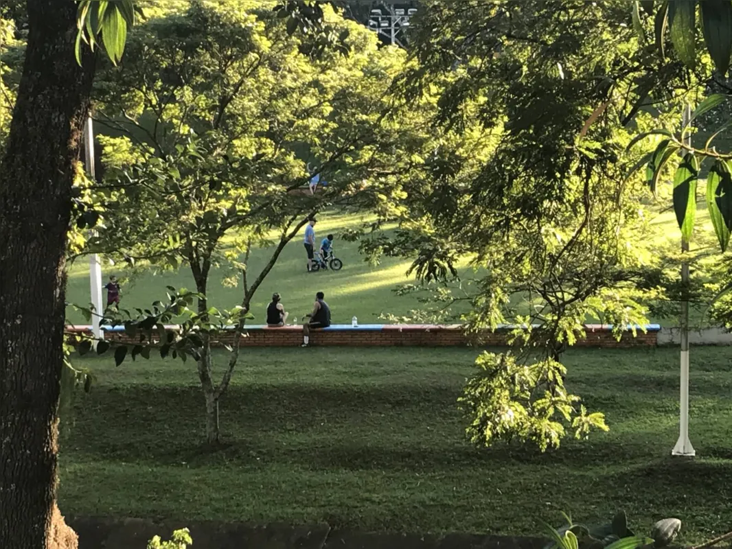 Nos arredores do Zerão também havia movimento
