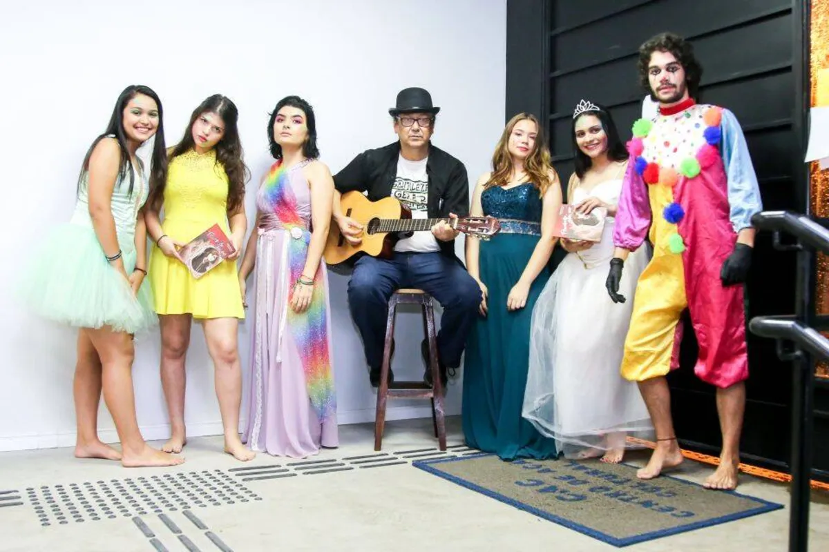 Semuc mantém contato com artistas locais