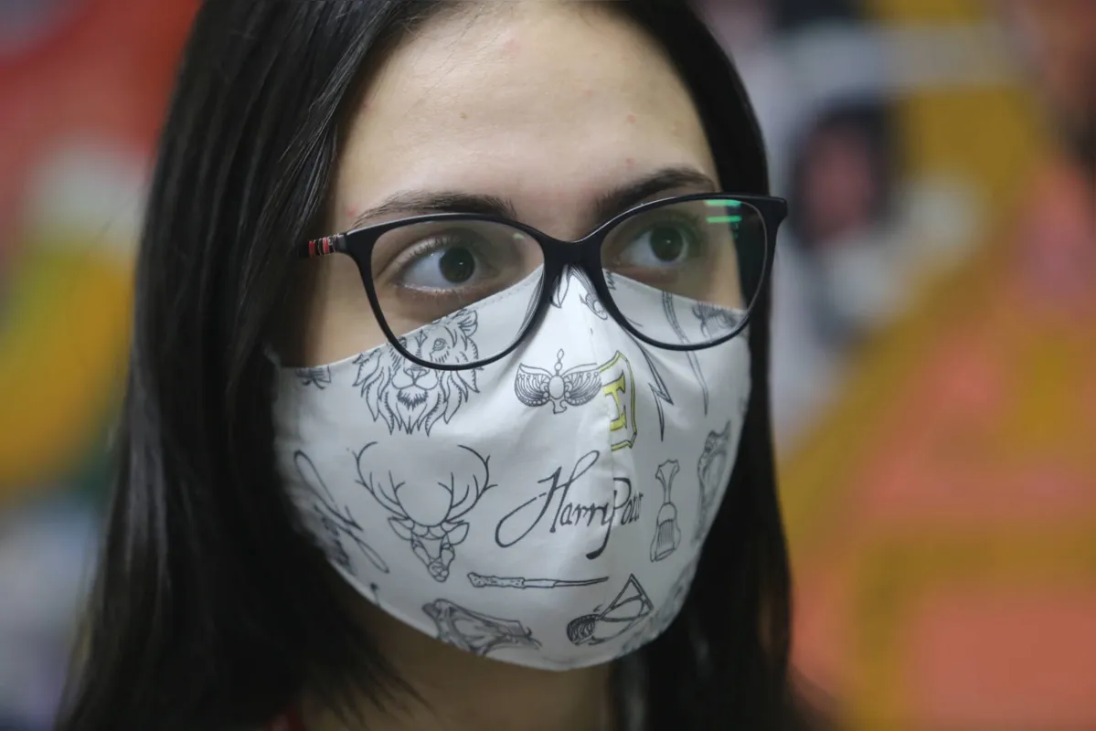 Imagem ilustrativa da imagem Máscaras em algodão 100% e sarja são as mais seguras, aponta UEL