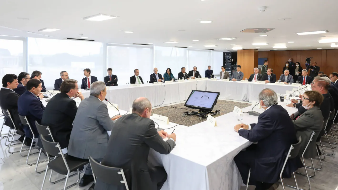 (Brasília - DF, 22/04/2020) - Reunião com Vice-Presidente da República, Ministros e Presidentes de Bancos.
Foto: Marcos Corrêa/PR