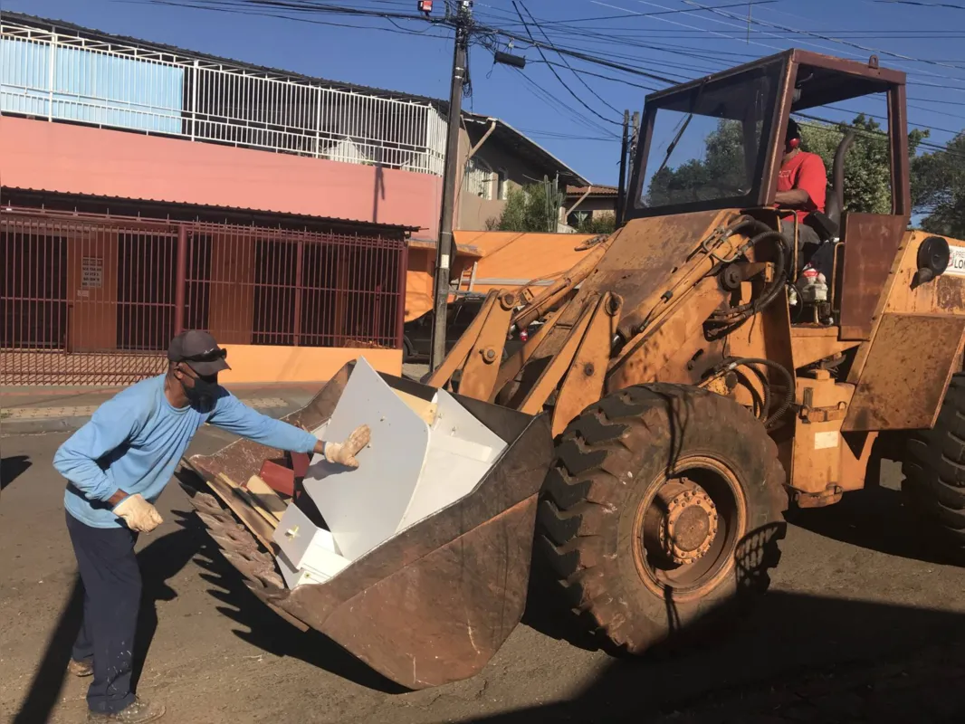 Trabalho é realizado durante dois dias em cada bairro; CMTU já percorreu 120 bairros