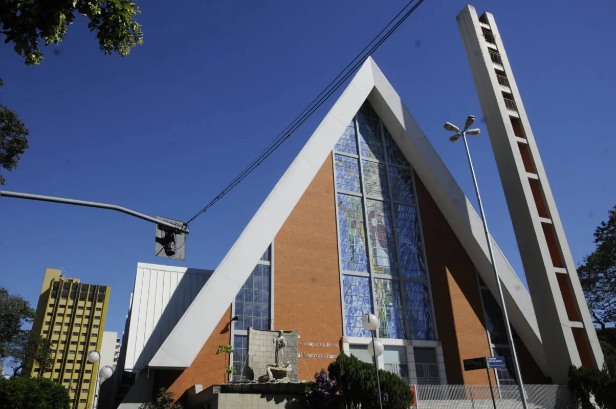 Imagem ilustrativa da imagem Nas redes sociais, católicos apoiam suspensão de missas em Londrina