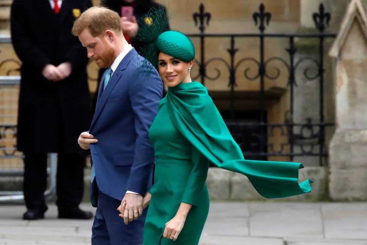 Príncipe Harry e a atriz Meghan Markle  abandonam os títulos reais em janeiro de 2020