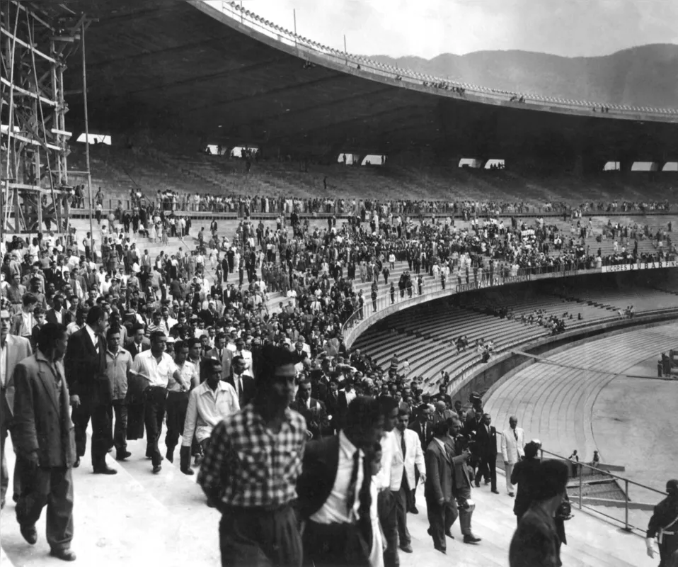 Imagem ilustrativa da imagem O Tubarão no Maracanã, o Templo Sagrado do futebol