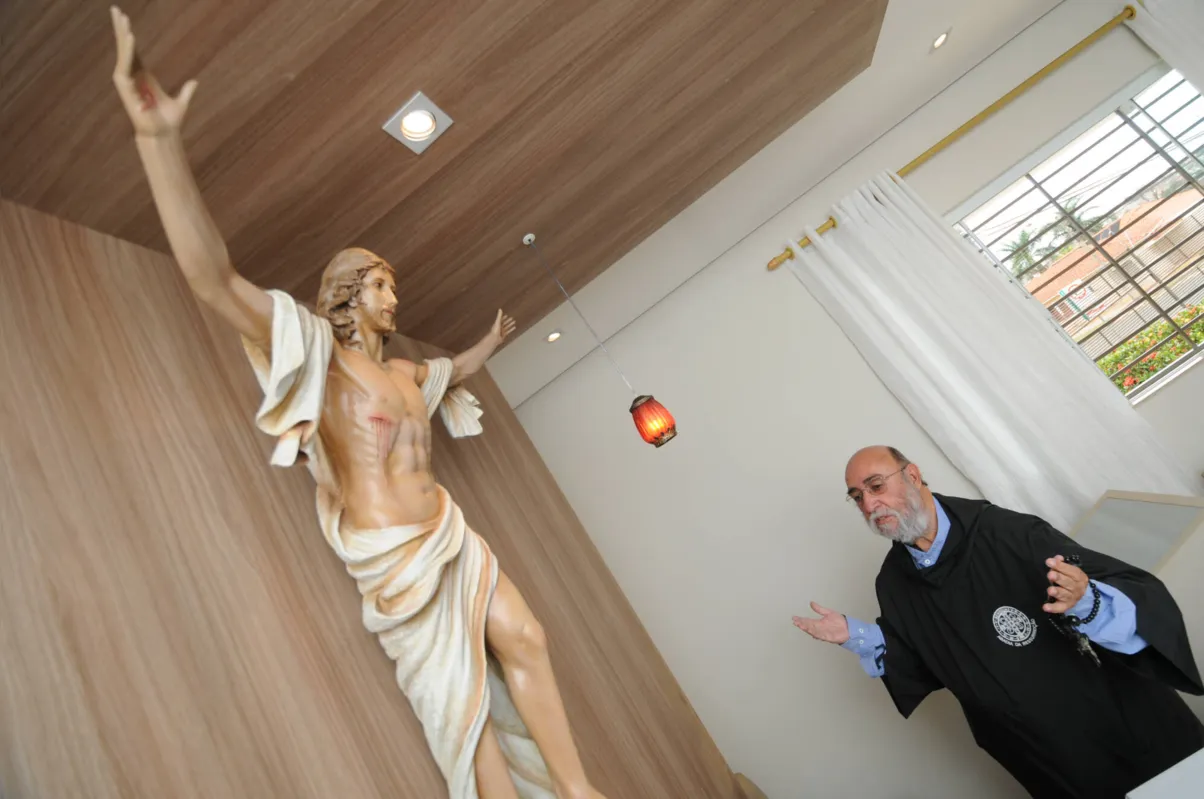 Padre Pedro de Faria:  “Que peçamos a Deus pelas pessoas que estão trabalhando, às famílias com doentes, os infectados, aqueles que estão sofrendo, morrendo" 