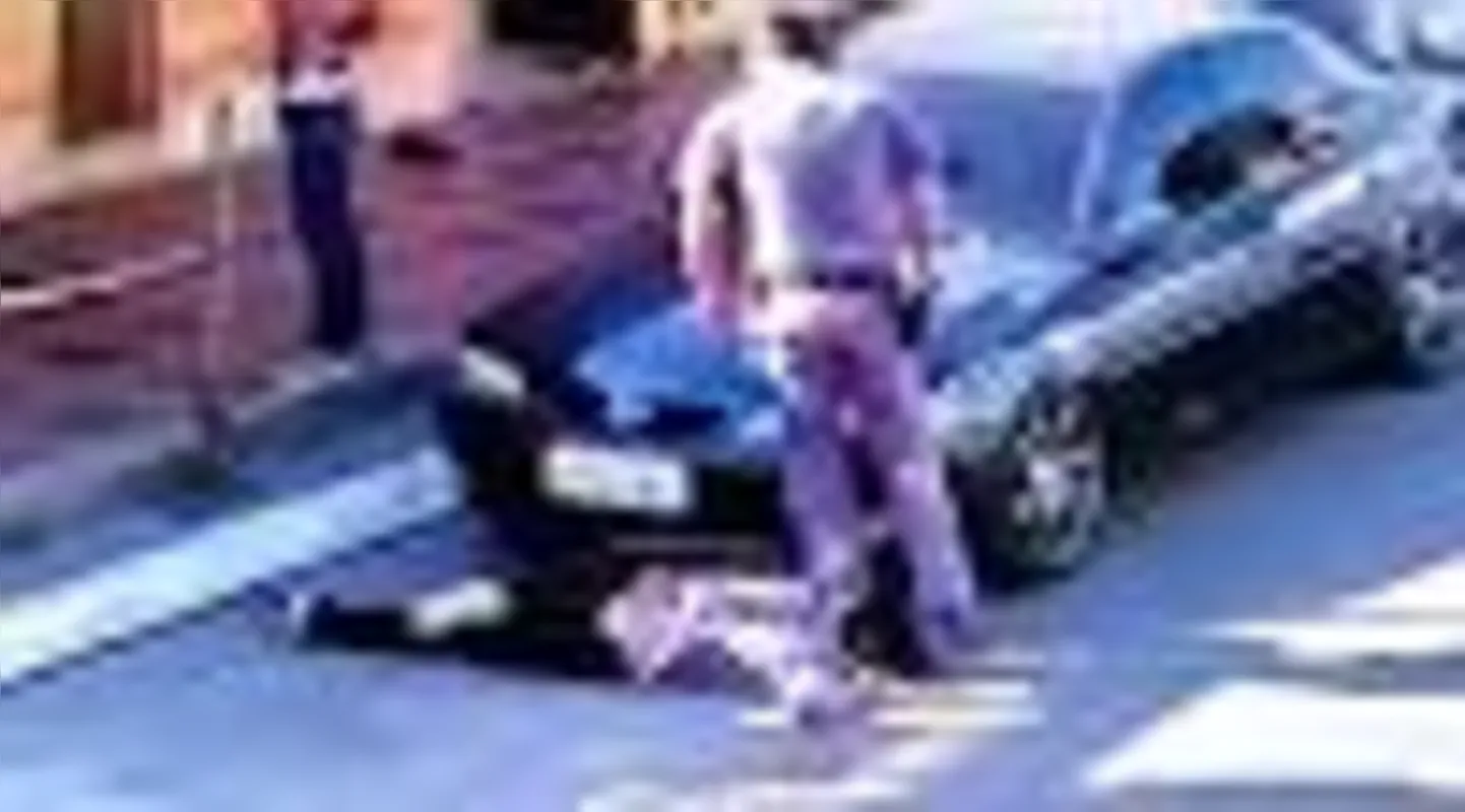 Imagem ilustrativa da imagem Policial pisa no pescoço de mulher negra e arrasta a vítima na zona sul de SP