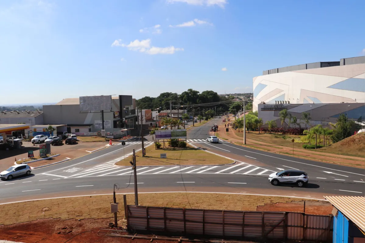 Imagem ilustrativa da imagem Prefeito libera tráfego no viaduto da avenida Dez de Dezembro