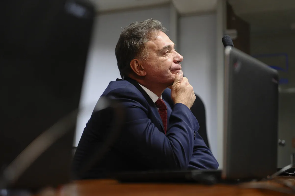 Imagem ilustrativa da imagem Senadores fazem campanha por votação do fim do foro privilegiado